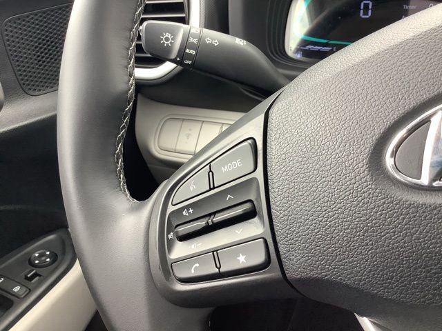 Certified 2026 Hyundai Venue SEL FWD image 26