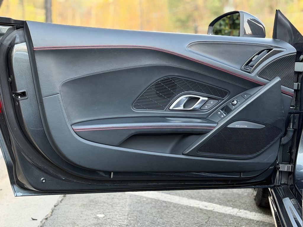 Used 2021 Audi R8 V10 performance image 25