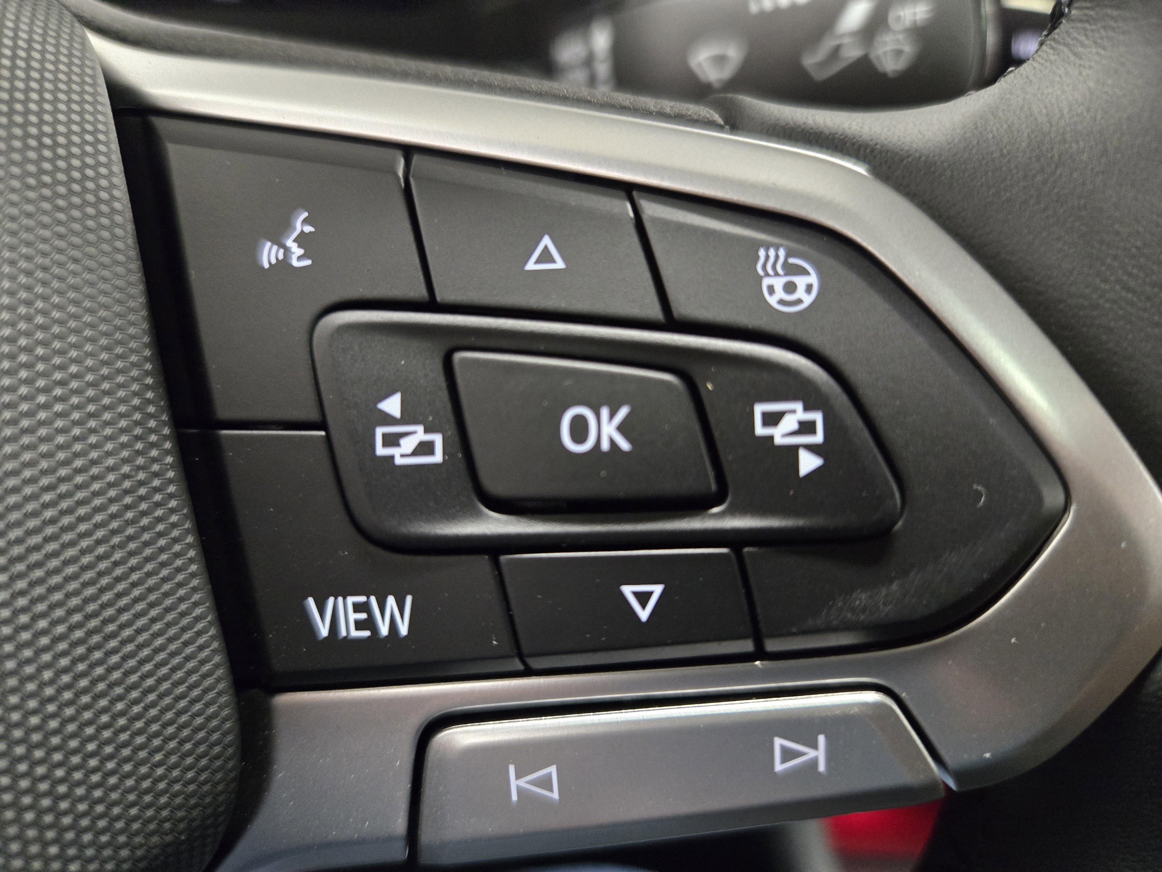 New 2025 Volkswagen Jetta SEL image 25