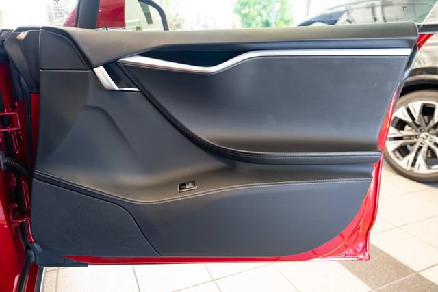 Used 2015 Tesla Model S 70D AWD/4WD image 27