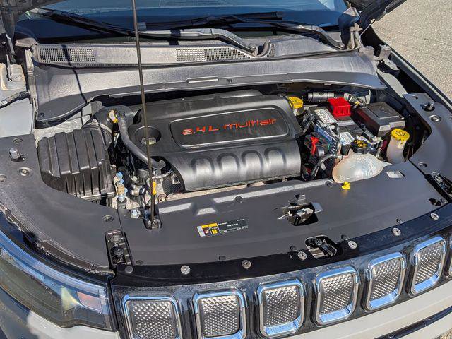 Certified 2022 Jeep Compass Limited image 28