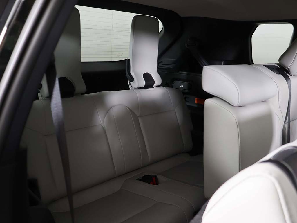 New 2025 Mitsubishi Outlander SEL image 39