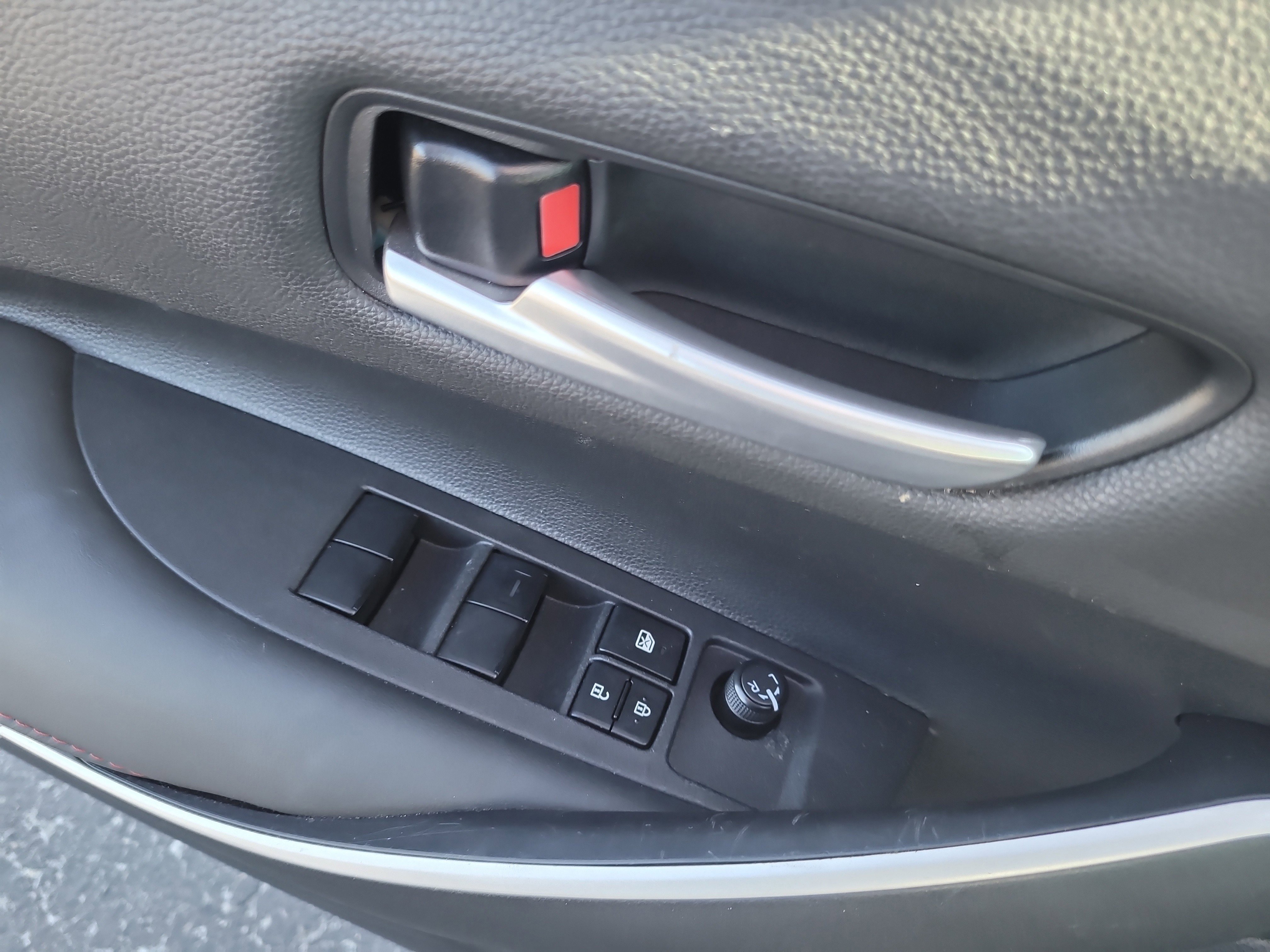 Certified 2025 Toyota Corolla SE image 17