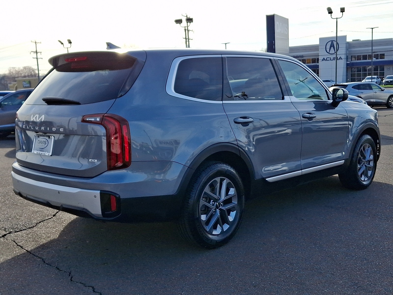Used 2024 Kia Telluride LX AWD/4WD image 4