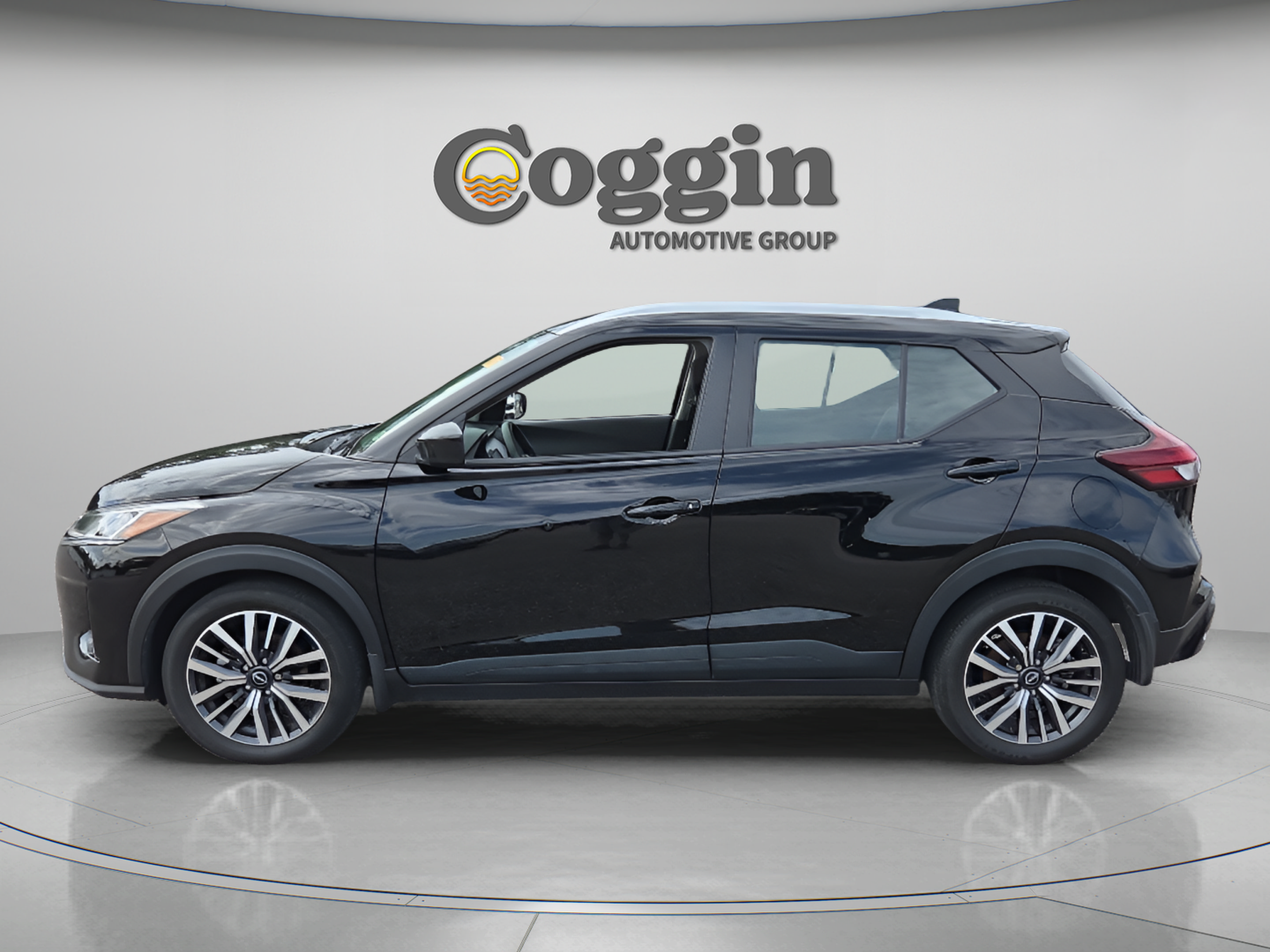 Used 2024 Nissan Kicks SV FWD image 6