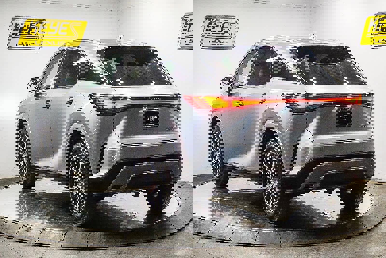 Used 2023 Lexus RX 350 FWD w/ Cold Area Package image 2