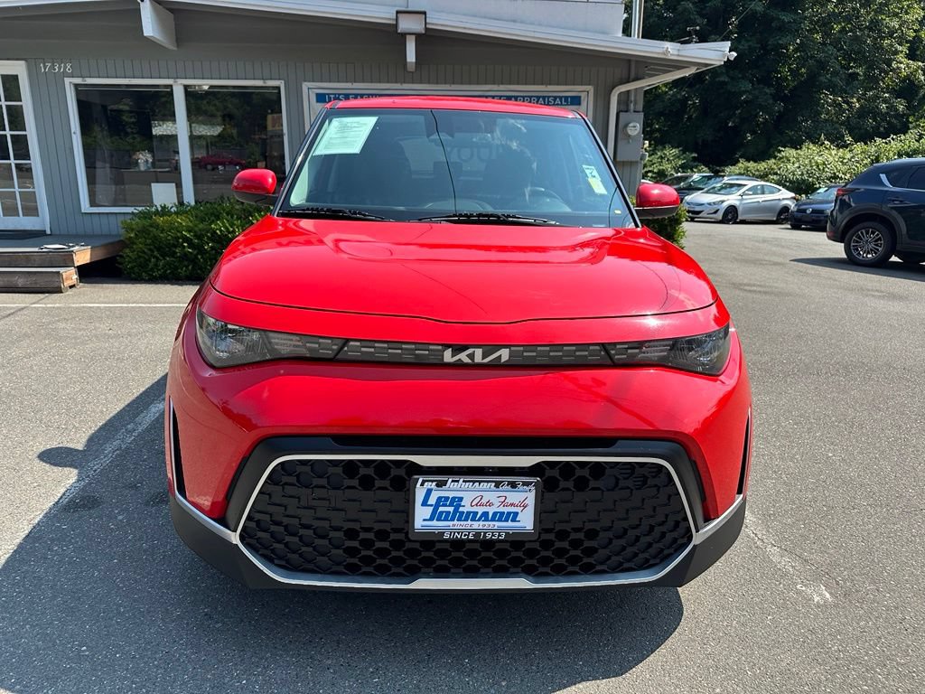Used 2023 Kia Soul LX w/ LX Technology Package FWD image 2