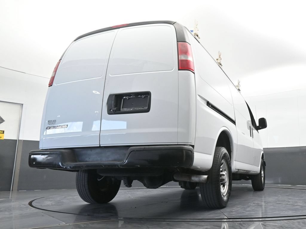 Used 2018 Chevrolet Express 2500 RWD image 41