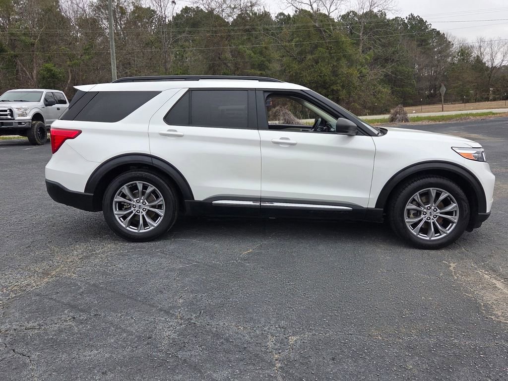 Used 2022 Ford Explorer XLT w/ Equipment Group 202A image 14
