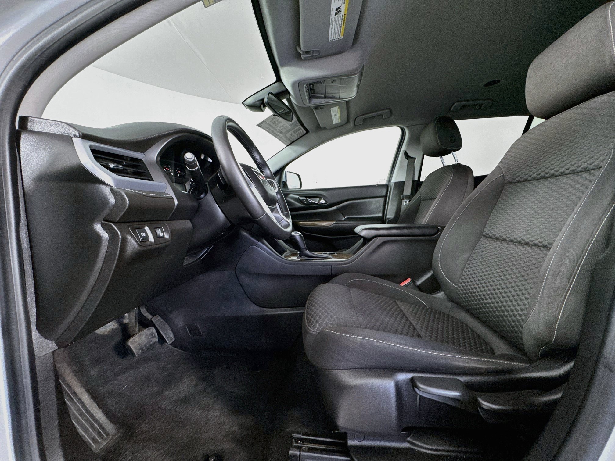 Used 2017 GMC Acadia SLE FWD image 19
