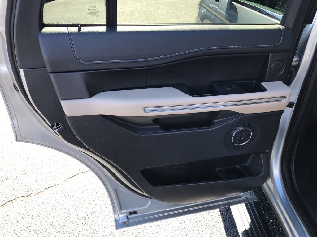 Used 2023 Ford Expedition Limited image 25