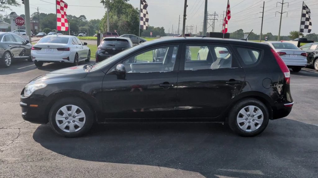 Used 2010 Hyundai Elantra GLS FWD image 5