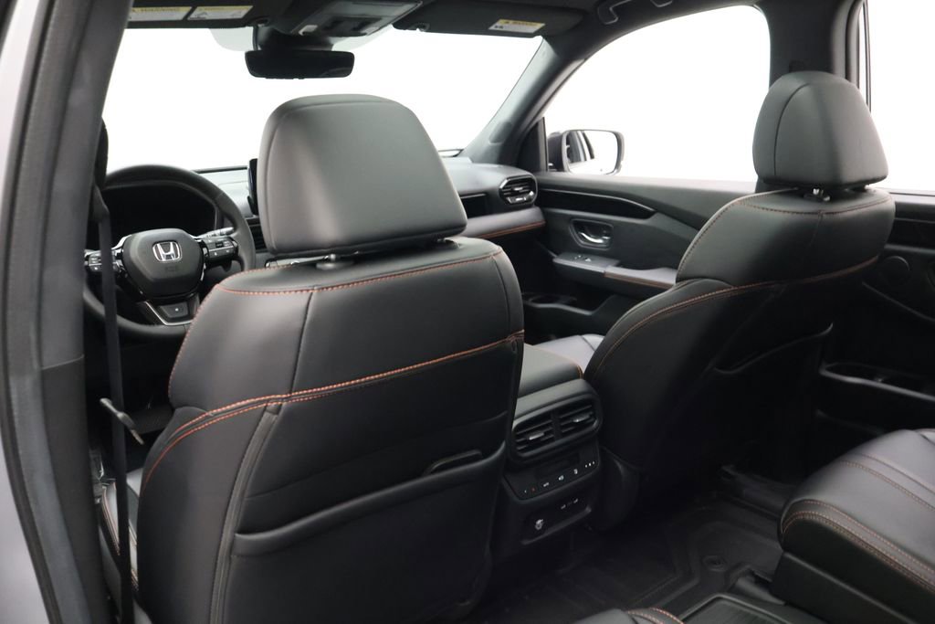 Used 2025 Honda Pilot TrailSport image 20