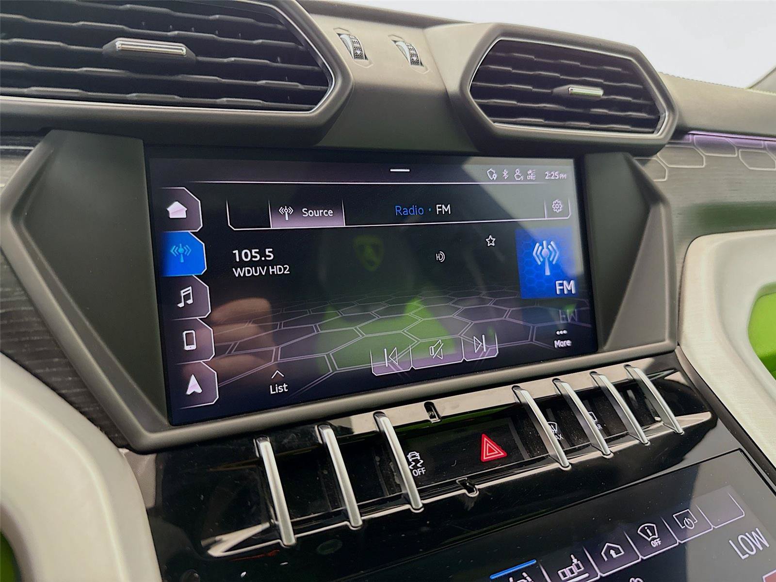 Used 2019 Lamborghini Urus AWD/4WD image 9