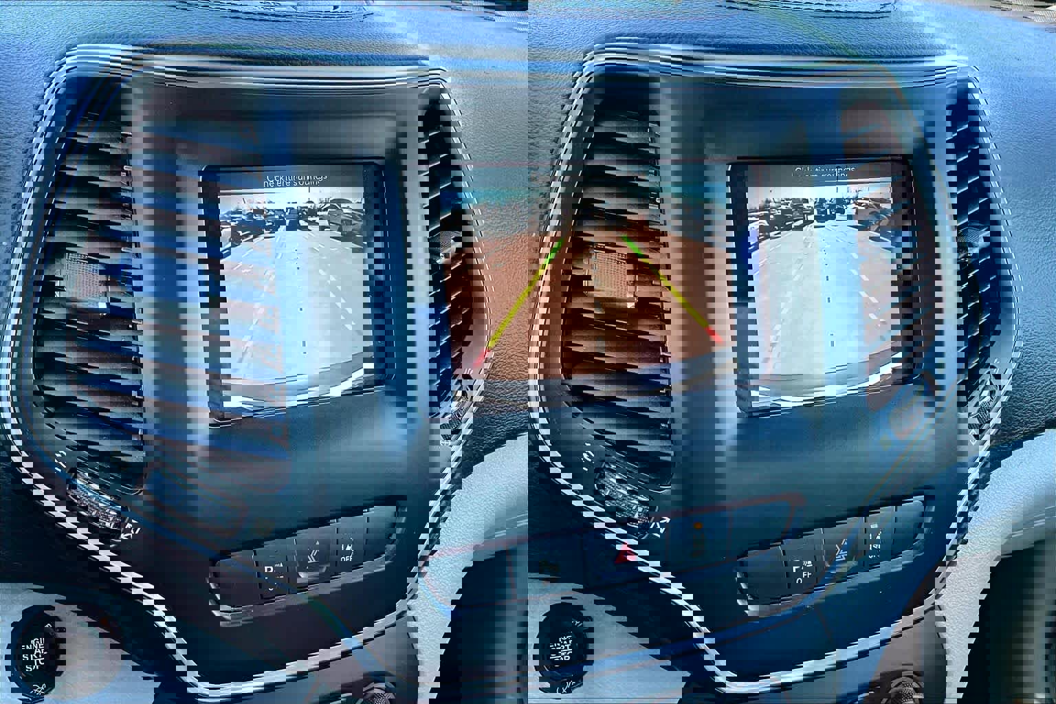 Used 2021 Jeep Cherokee Latitude Lux w/ Mopar Interior Package image 26