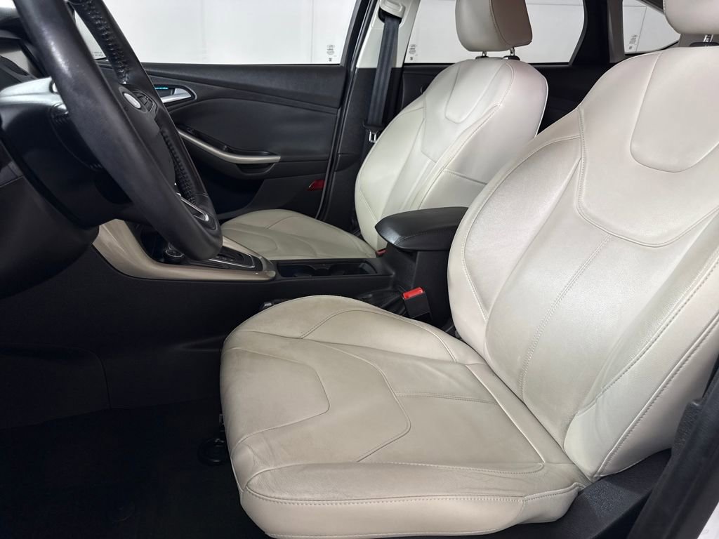 Used 2015 Ford Focus Titanium image 12