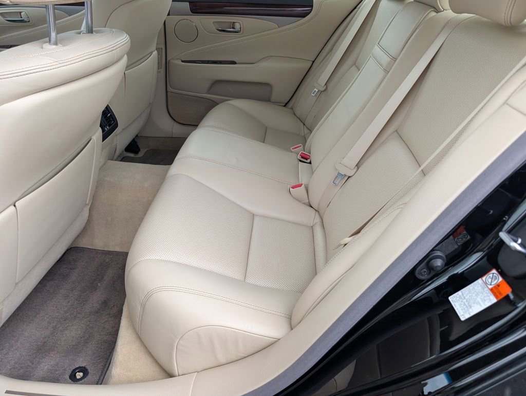 Used 2017 Lexus LS 460 RWD image 13