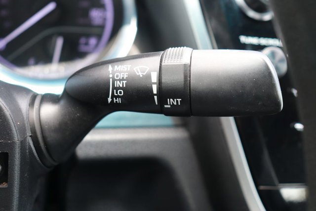 Used 2020 Toyota Camry LE image 19