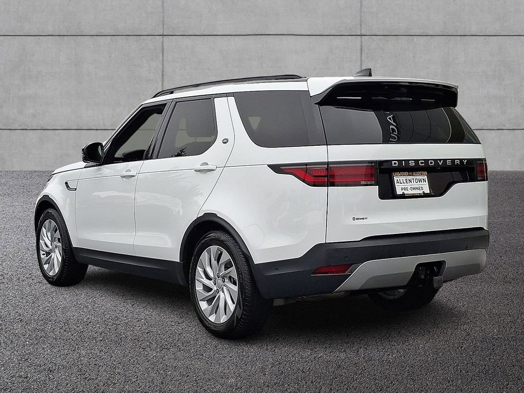 Certified 2025 Land Rover Discovery S image 5