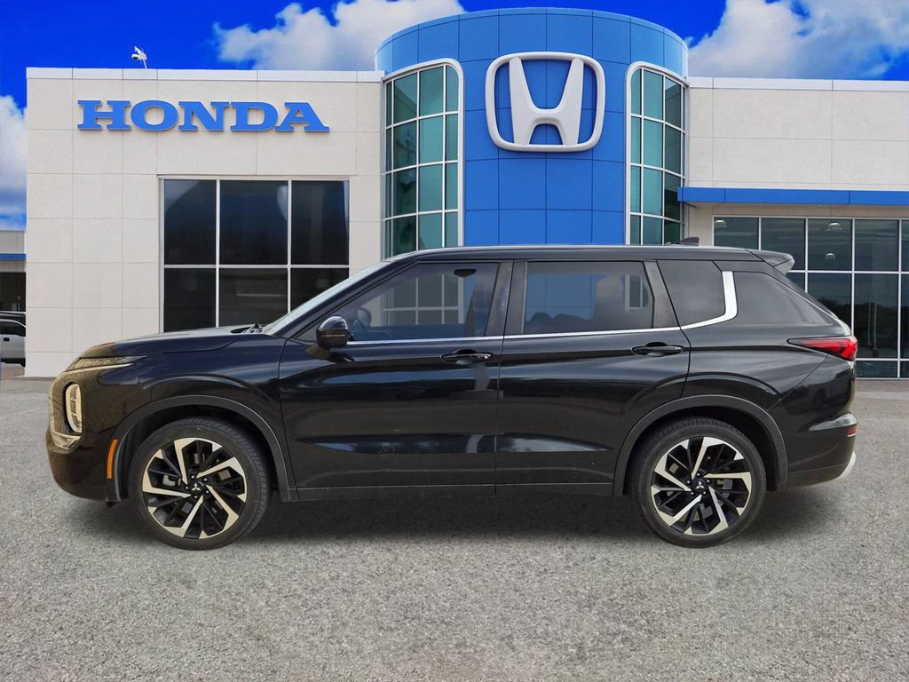 Used 2023 Mitsubishi Outlander SE FWD image 13