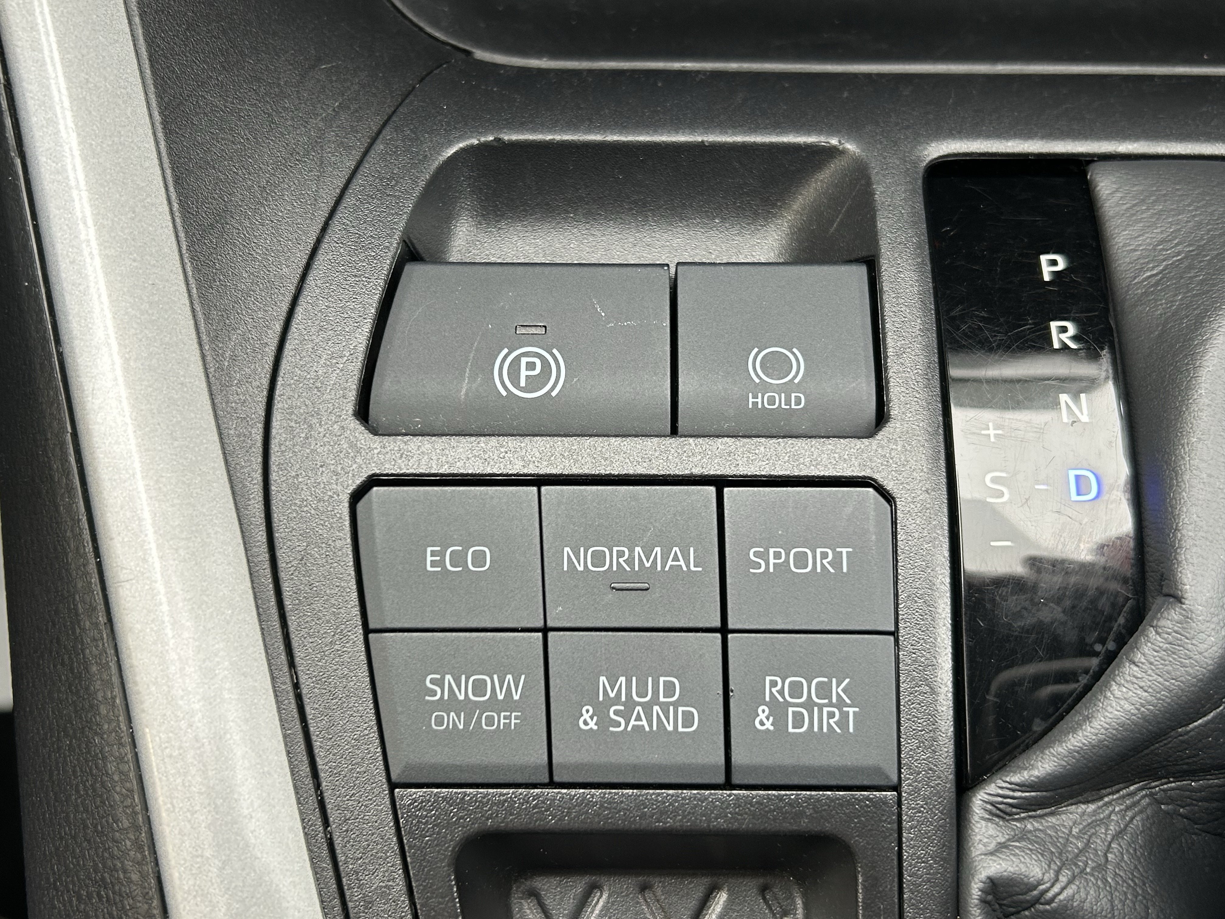 Certified 2025 Toyota RAV4 XLE AWD/4WD image 31