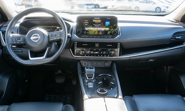Used 2023 Nissan Rogue SL w/ SL Premium Package image 17