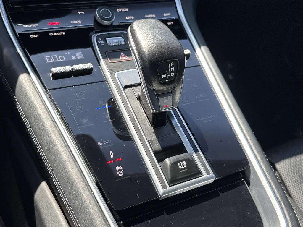 Used 2023 Porsche Panamera 4 Platinum Edition AWD/4WD image 22