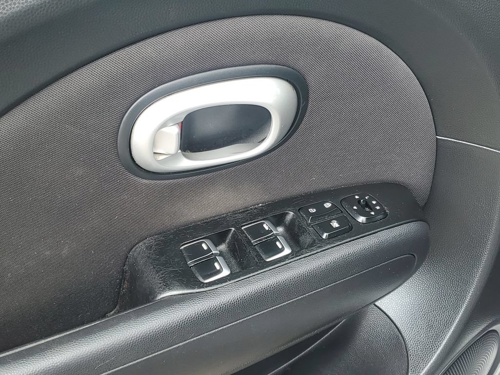 Used 2018 Kia Soul FWD image 6