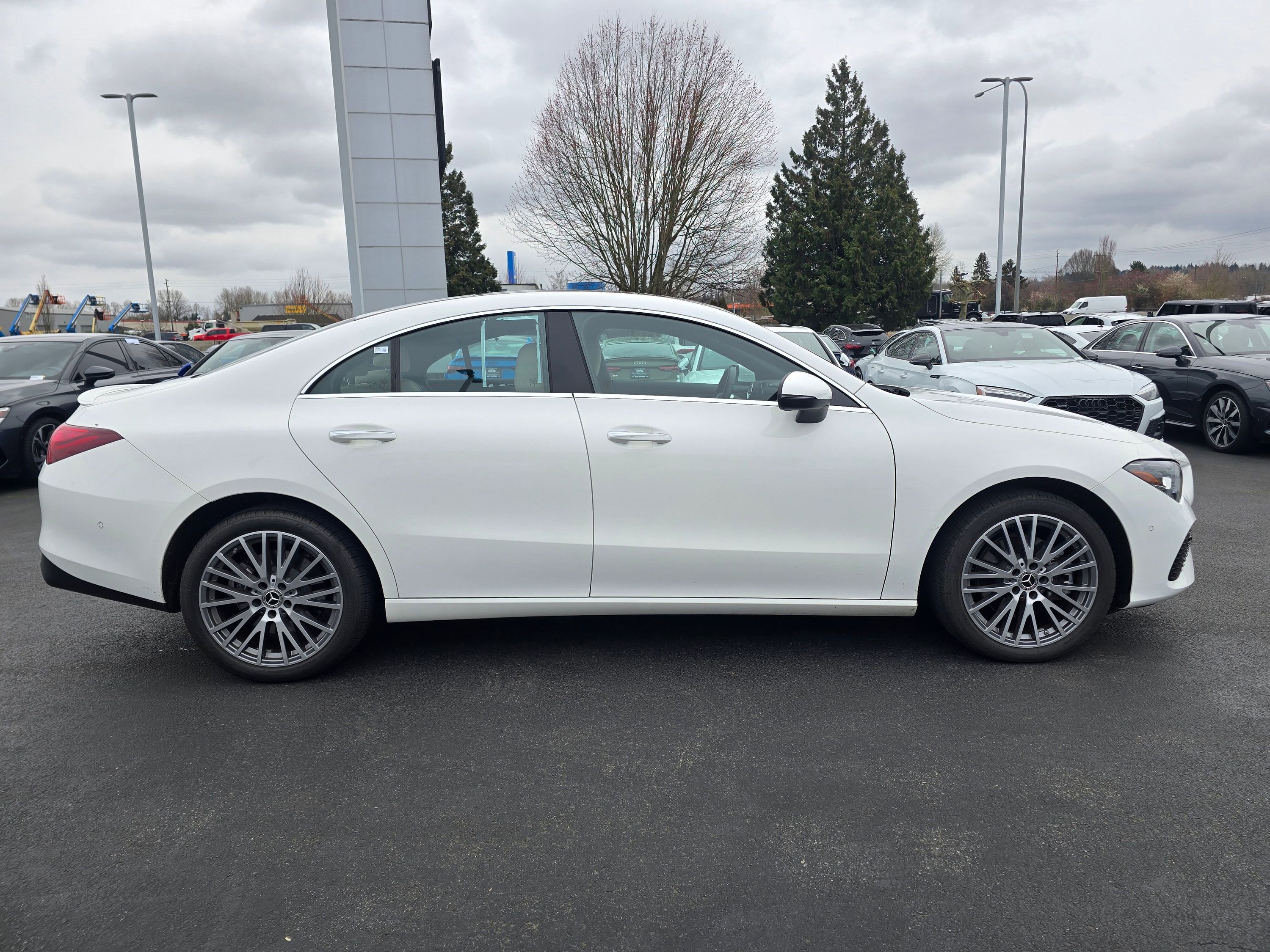 Used 2025 Mercedes-Benz CLA 250 4MATIC image 7