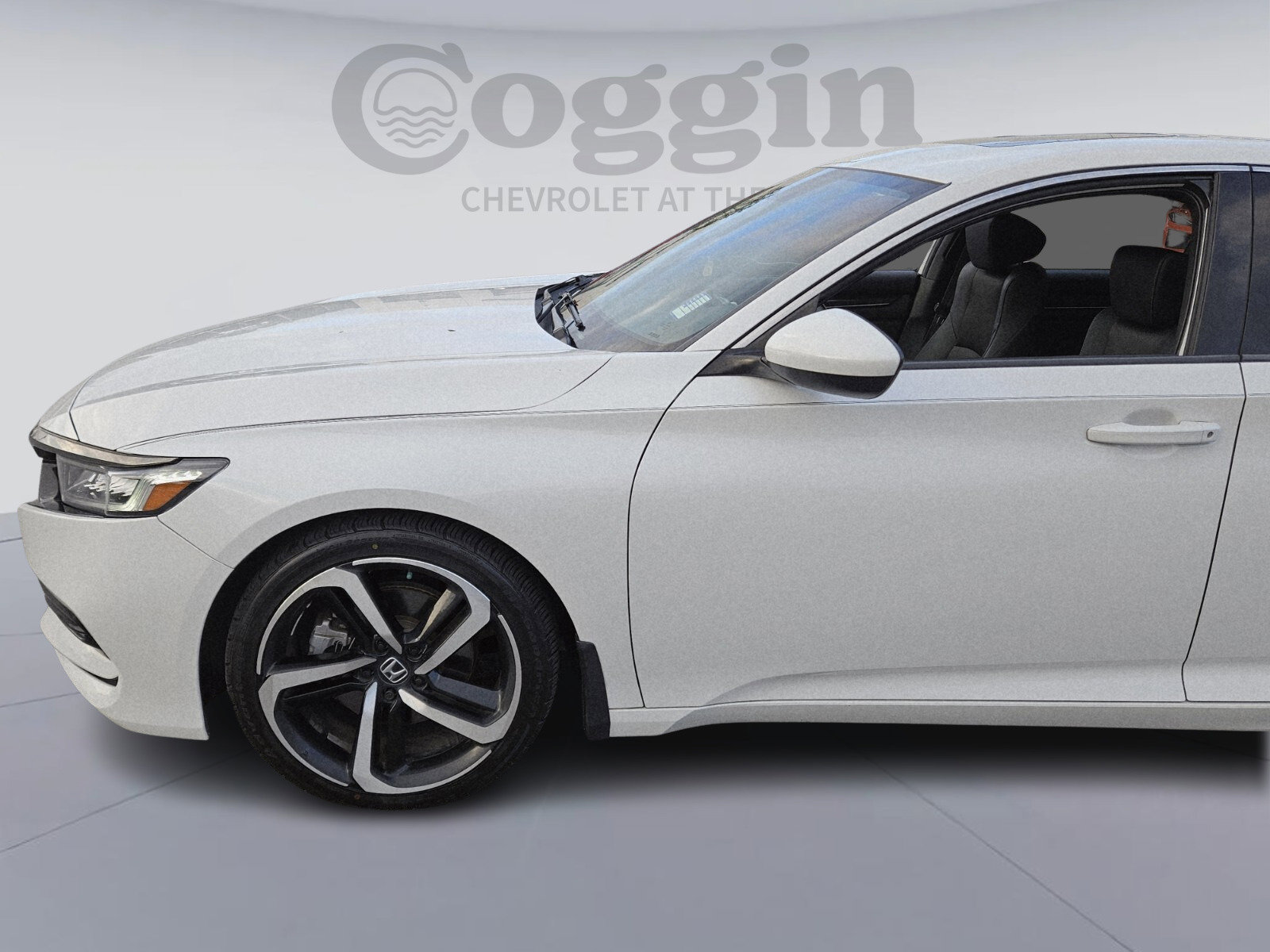 Used 2019 Honda Accord Sport image 2