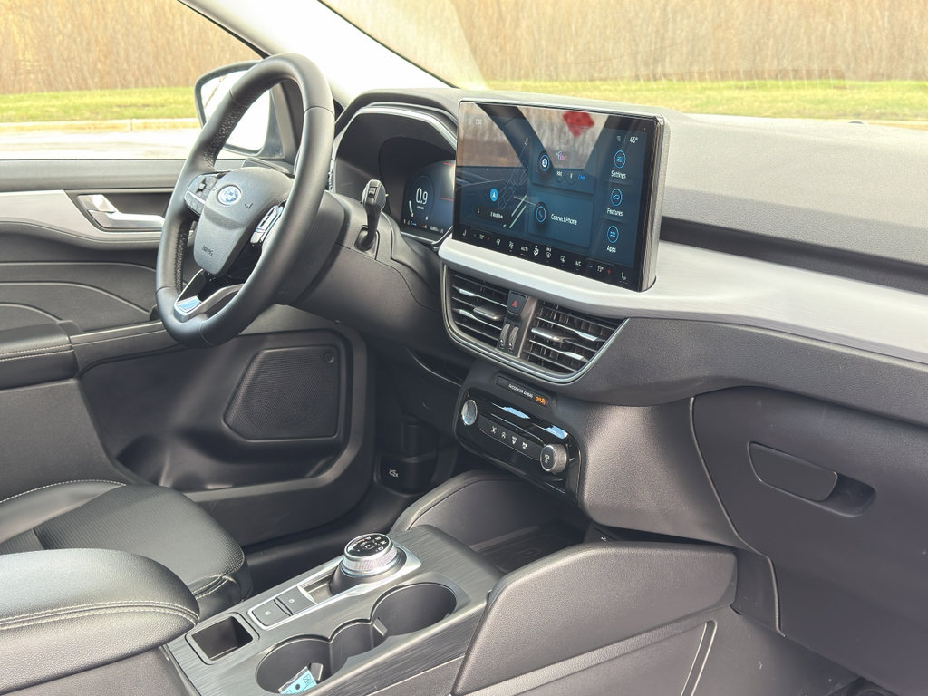 Used 2025 Ford Escape Platinum AWD/4WD image 28