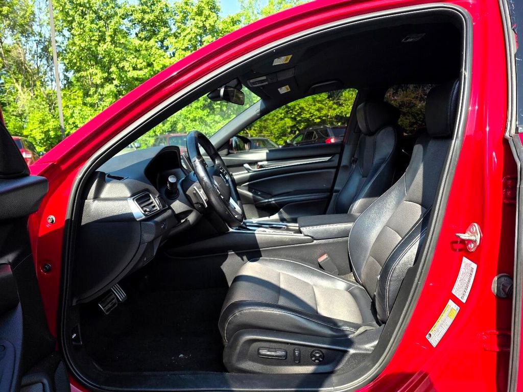 Used 2018 Honda Accord Sport image 15