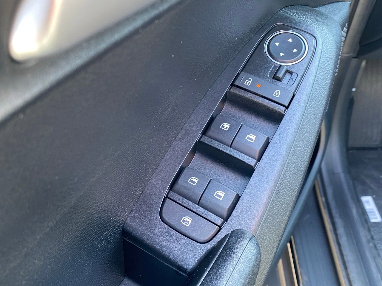 New 2026 Kia Seltos LX FWD image 11