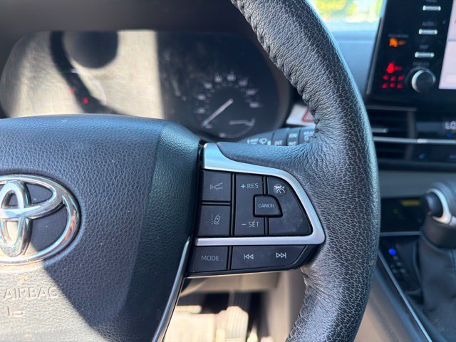 Used 2023 Toyota Sienna XLE w/ XLE Plus Package FWD image 22