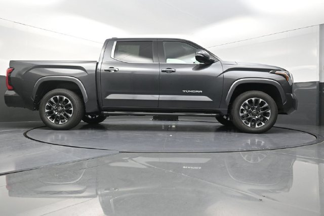 Used 2026 Toyota Tundra Limited AWD/4WD image 38