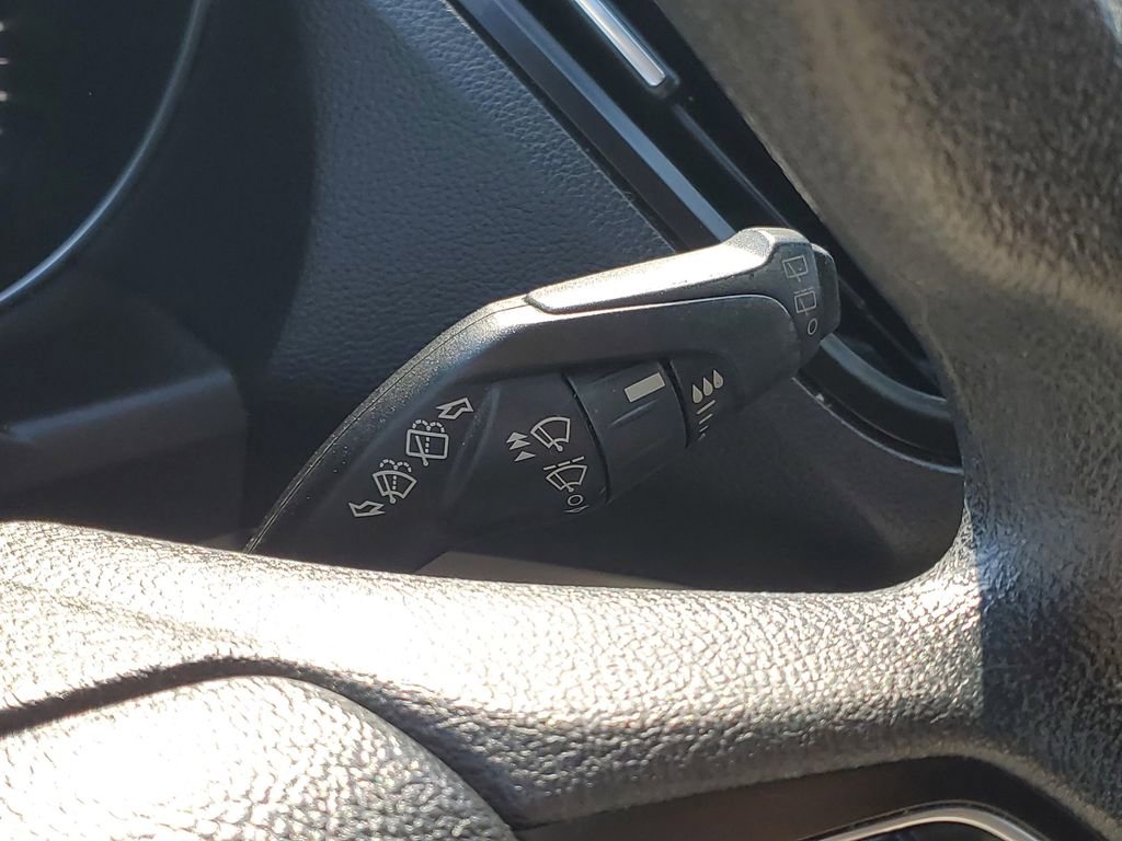 Used 2019 Ford Escape SE FWD image 17