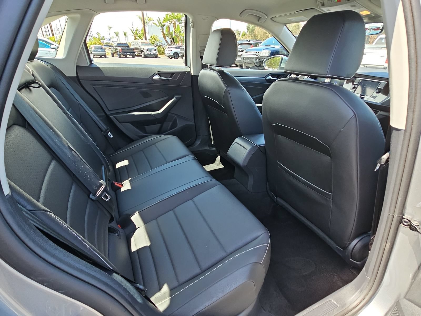 Used 2024 Volkswagen Jetta SE FWD image 11
