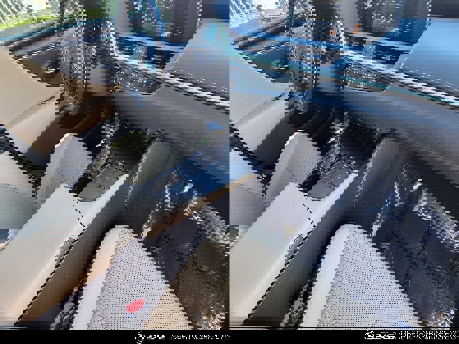 Certified 2019 Lexus ES 300h w/ Accessory Package image 34