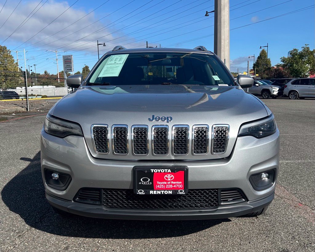 Used 2019 Jeep Cherokee Latitude Plus w/ Cold Weather Group AWD/4WD image 2