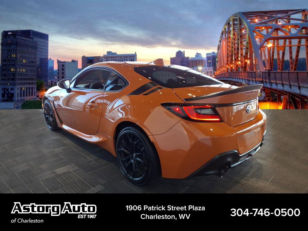 Used 2023 Toyota GR86 10th Anniversary SE image 5