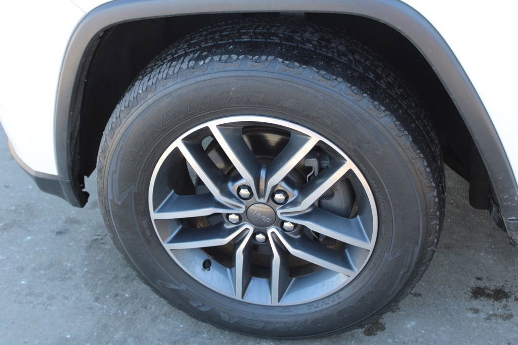 Used 2019 Jeep Grand Cherokee Limited image 13