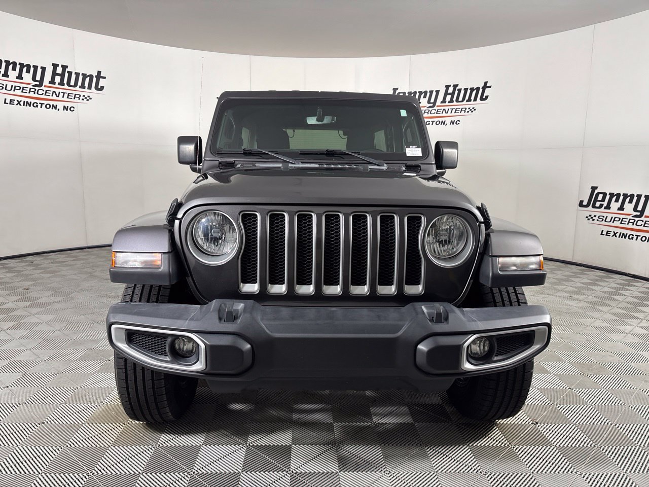 Used 2022 Jeep Wrangler Unlimited Sahara AWD/4WD image 2