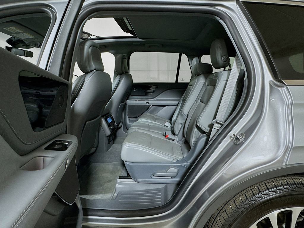 Used 2020 Lincoln Aviator Reserve w/ Equipment Group 201A image 24