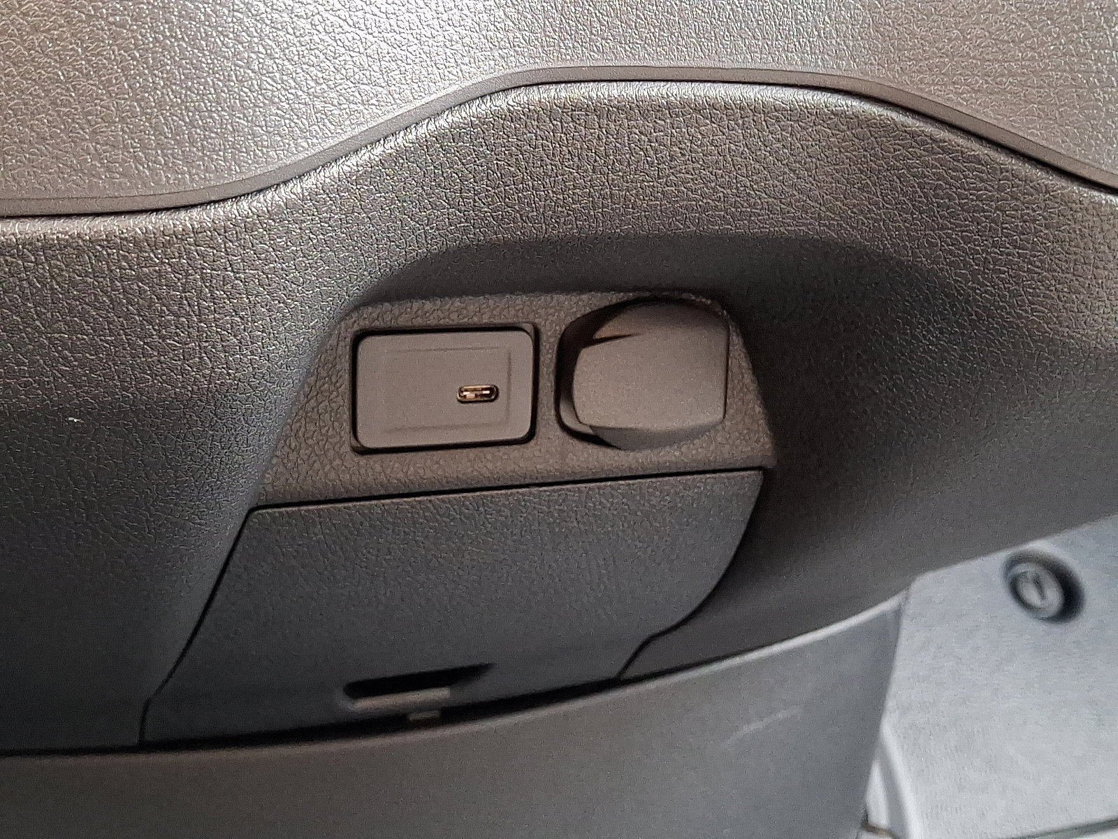 Used 2024 Mercedes-Benz Sprinter 2500 image 24