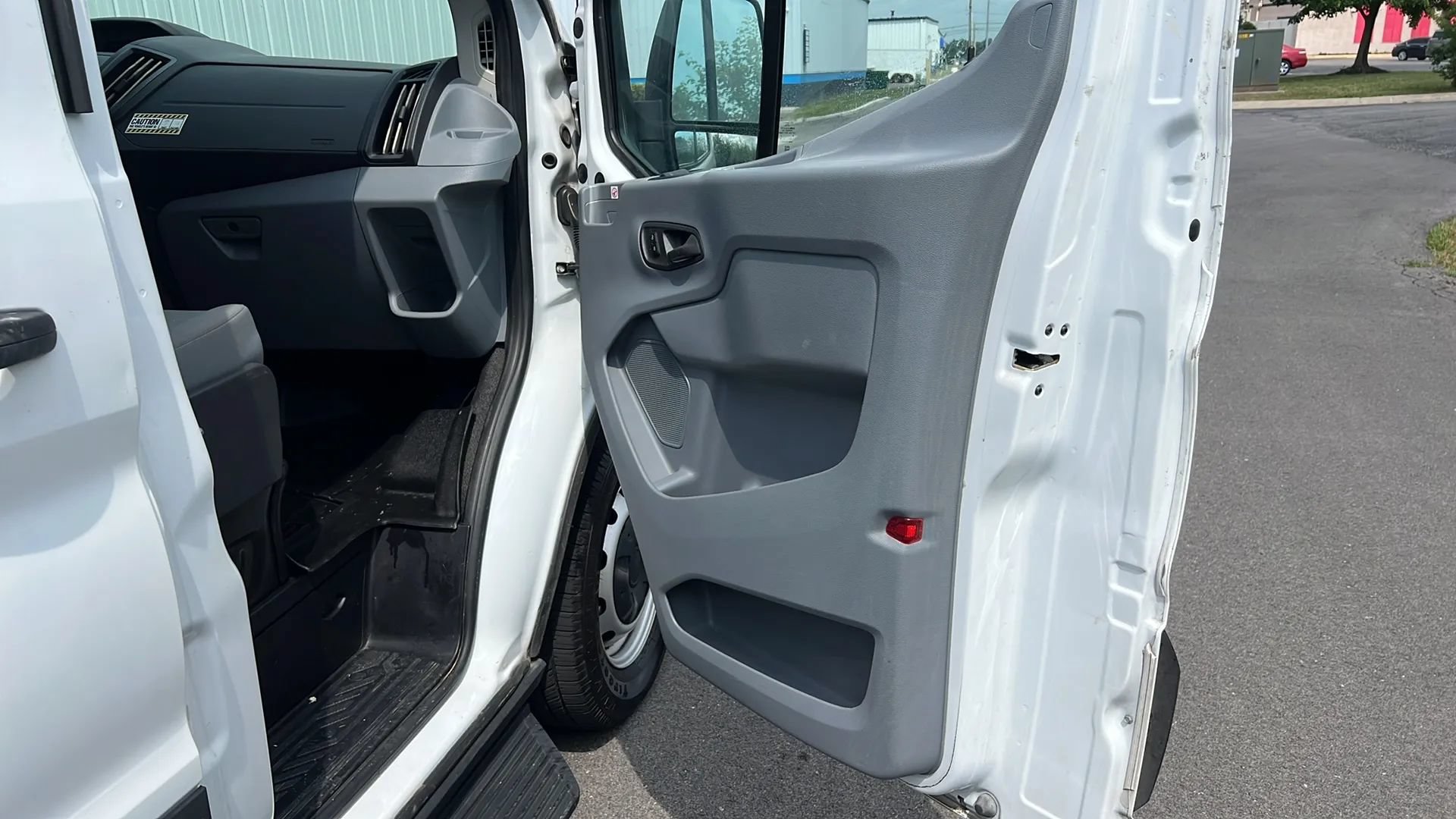 Used 2019 Ford Transit 150 130 Low Roof RWD image 19
