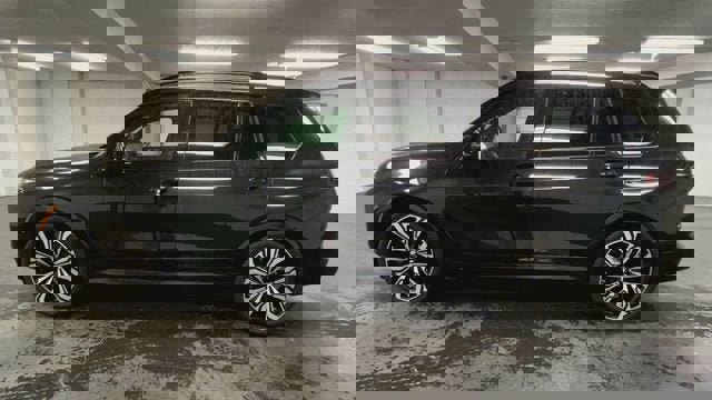 Used 2024 BMW X7 M60i image 5