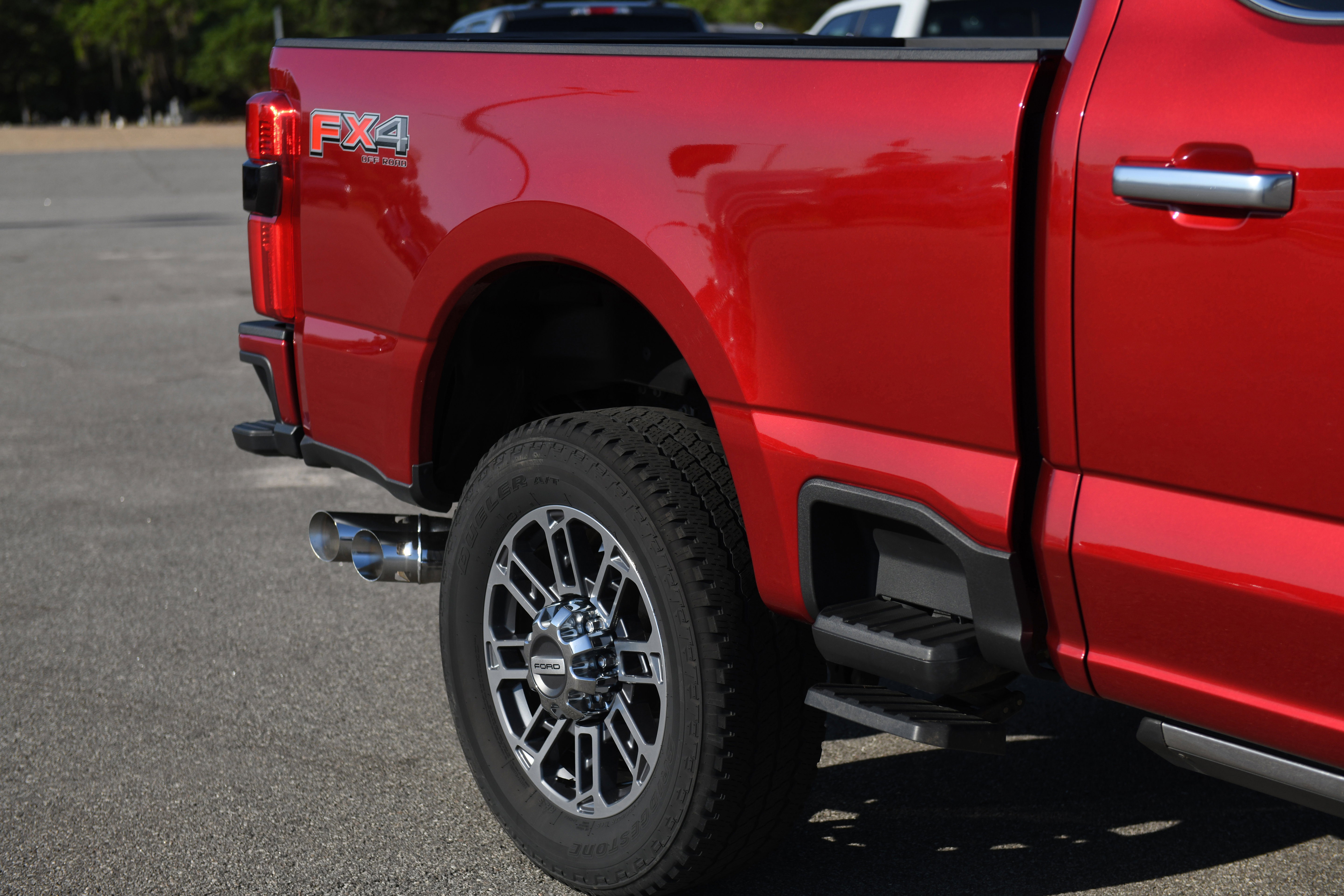 Used 2025 Ford F250 Platinum w/ Platinum Plus Package AWD/4WD image 4