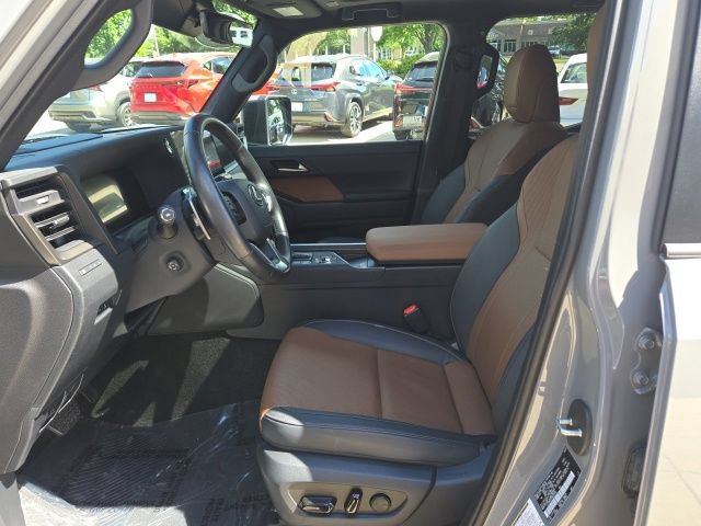 Used 2024 Lexus GX 550 w/ Cold Area Package AWD/4WD image 9