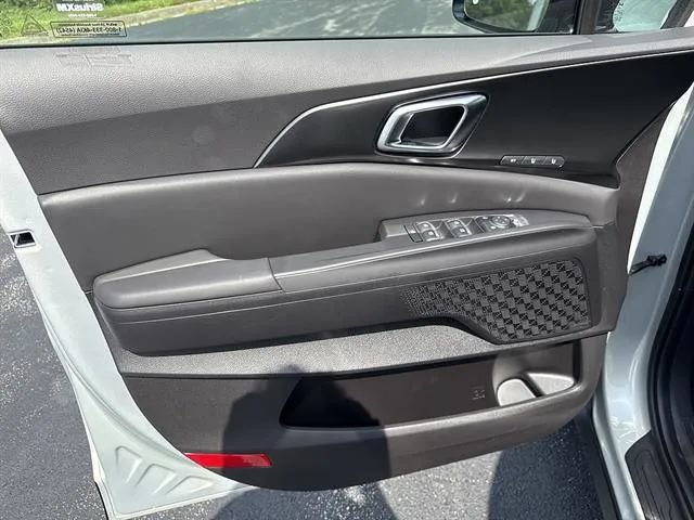 New 2026 Kia Carnival SX Prestige FWD image 7