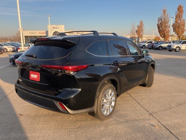 Used 2023 Toyota Highlander Limited image 5